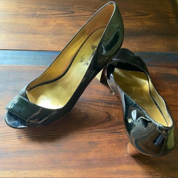 Marc Fisher Patent Leather Heels Size 9 - Picture 5 of 13